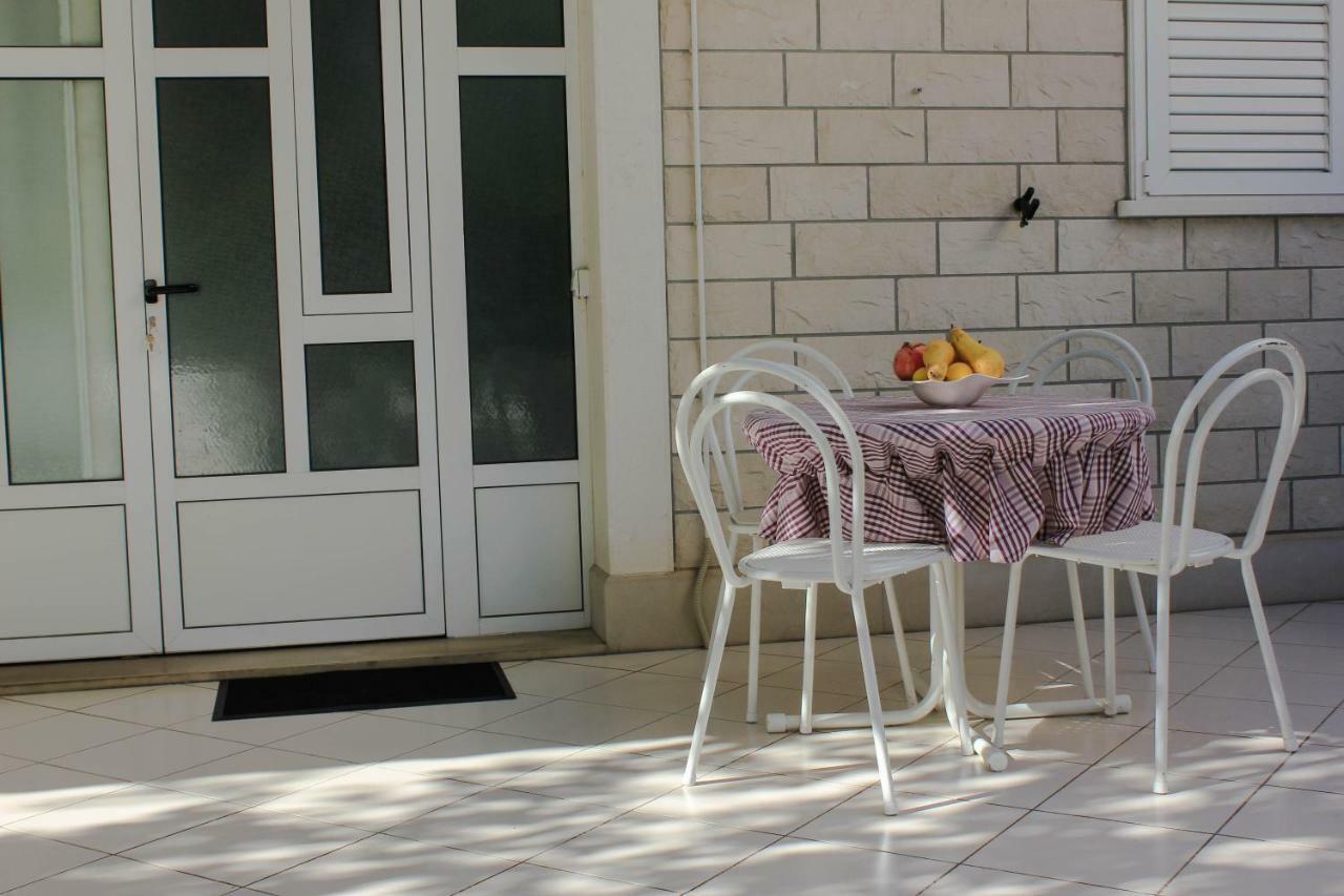 Apartments Pino Makarska Ngoại thất bức ảnh
